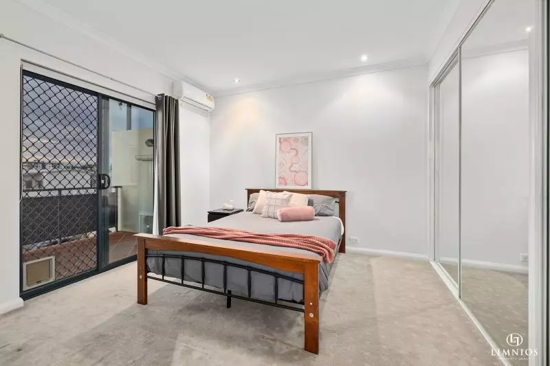 Top Floor with City Vistas!