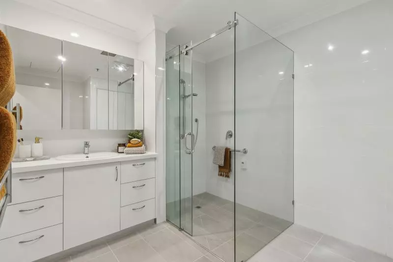 Large two-bedroom apartment on the third floor