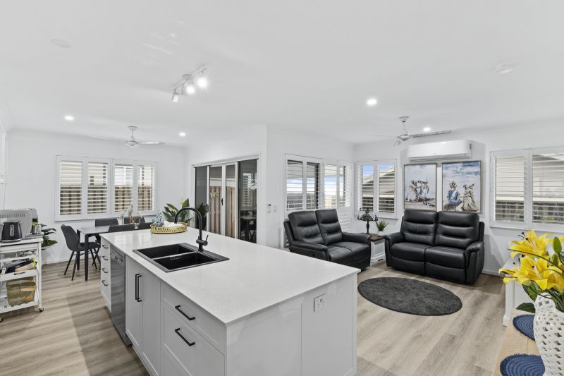 Beautiful Home
Don't skip this one- This two bedroom home is next level and not to be missed!