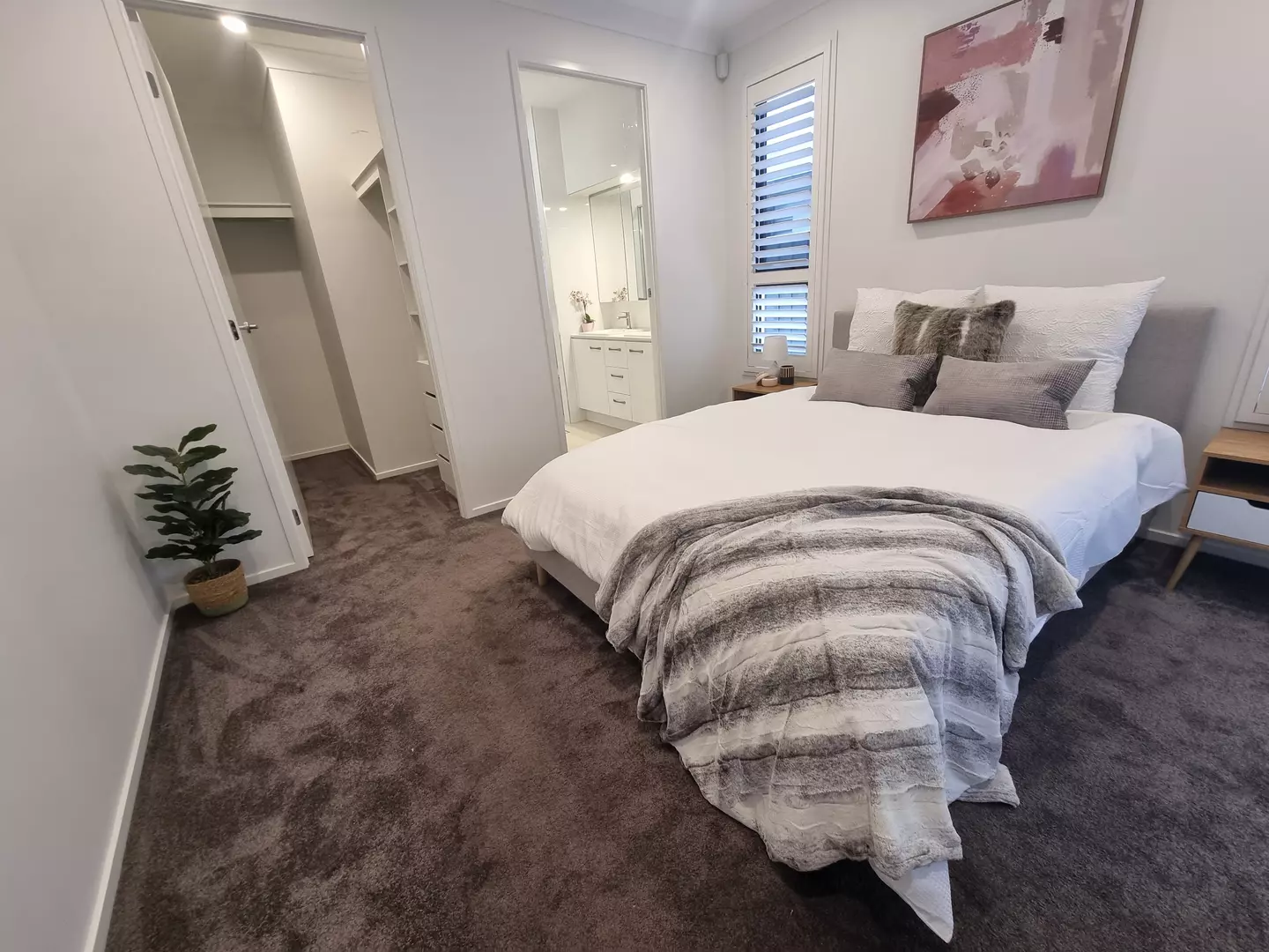 Where the Living is Easy… V109 Living Gems