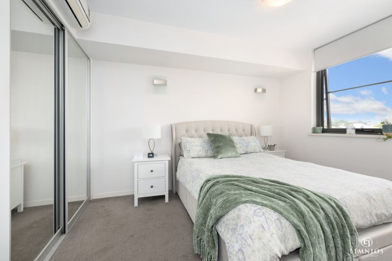 Exquisite Modern Living, Impressive with Great View!