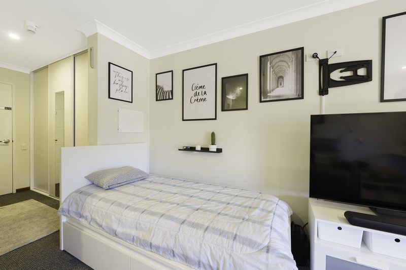 Stylish Studio Living in Prime Location