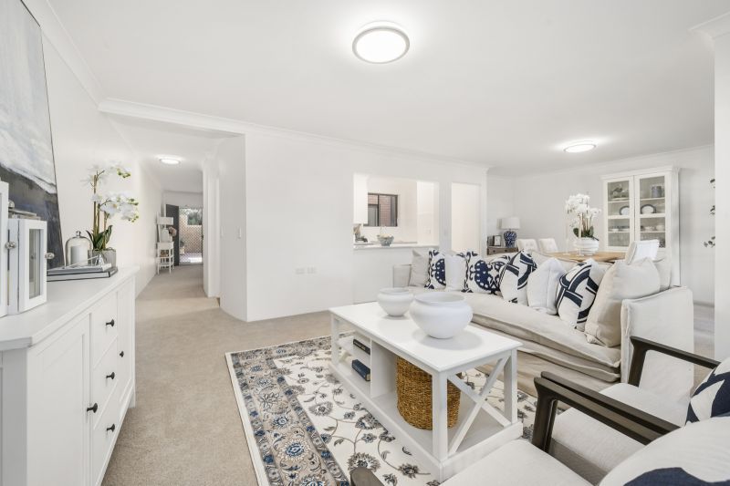 Refurbished large 2-bedroom unit with 4 outdoor spaces