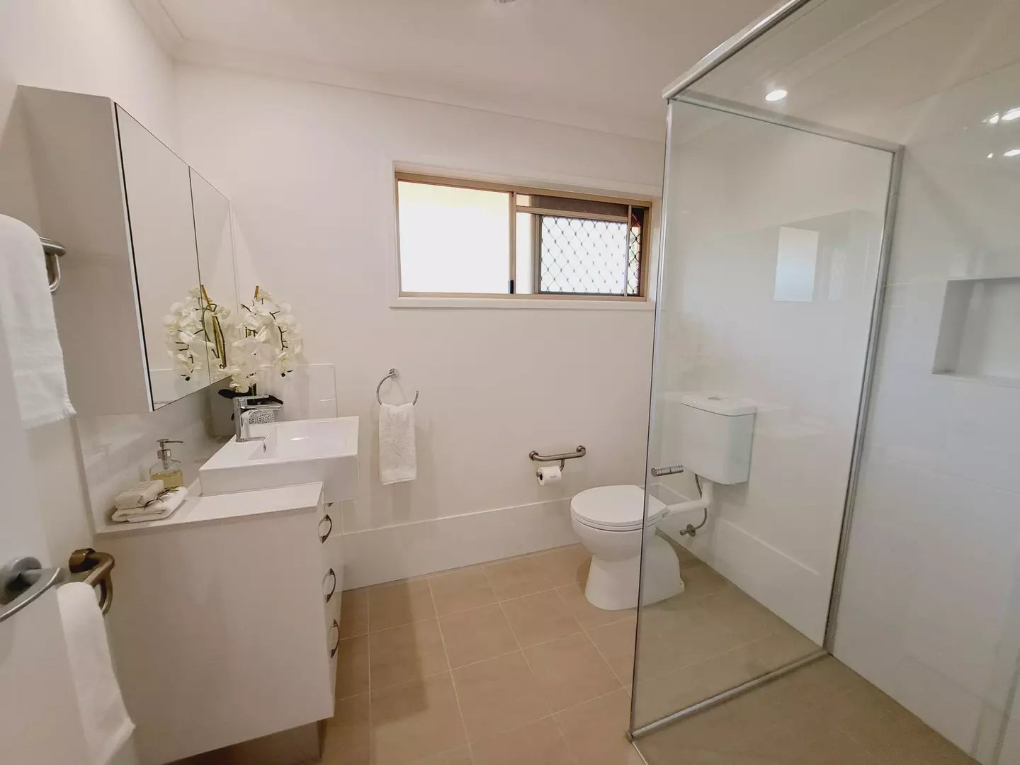 Elegant home with spectacular Northern views