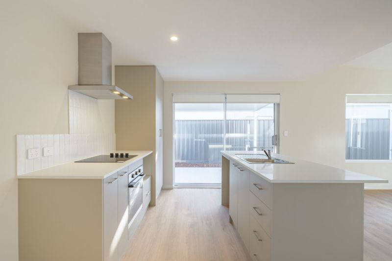 light and airy 2-bedroom corner block with alfresco area