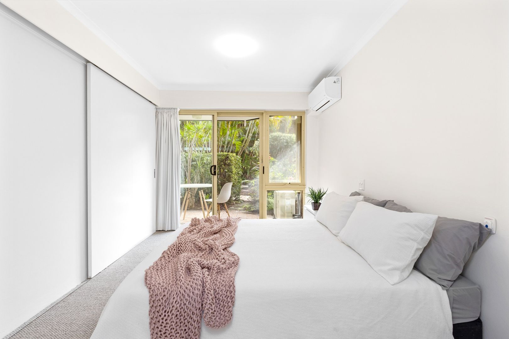 Refurbished 1 Bedroom Apartment on the Ground Floor 