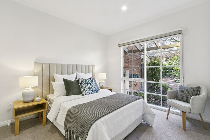 Stylish Garden Retreat Just Steps from Community Centre