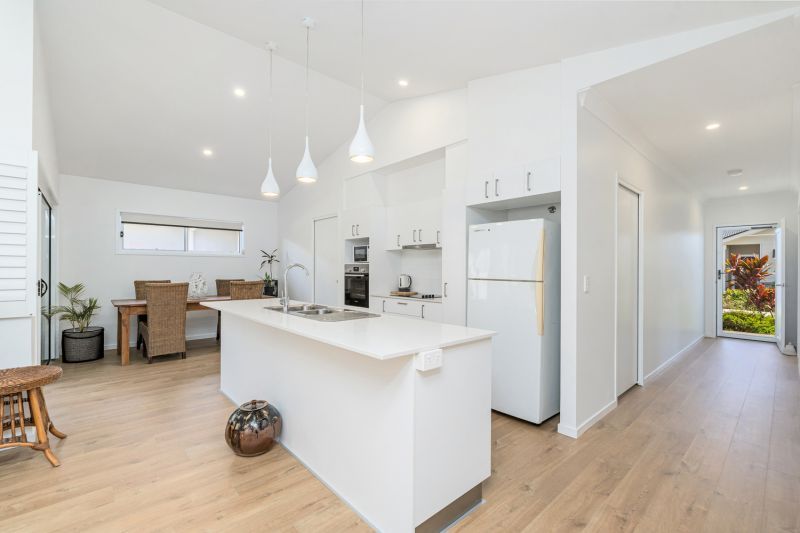 Simplicity and Style – Bright Modern Haven