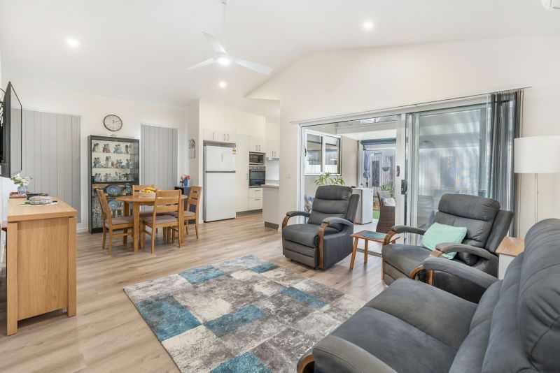 Stunning Bespoke Design & Spacious Alfresco