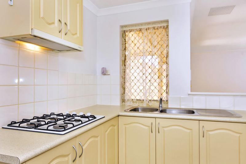 ARCADIA WATERS MADDINGTON - Enjoy The Serenity & Rear Gable Patio