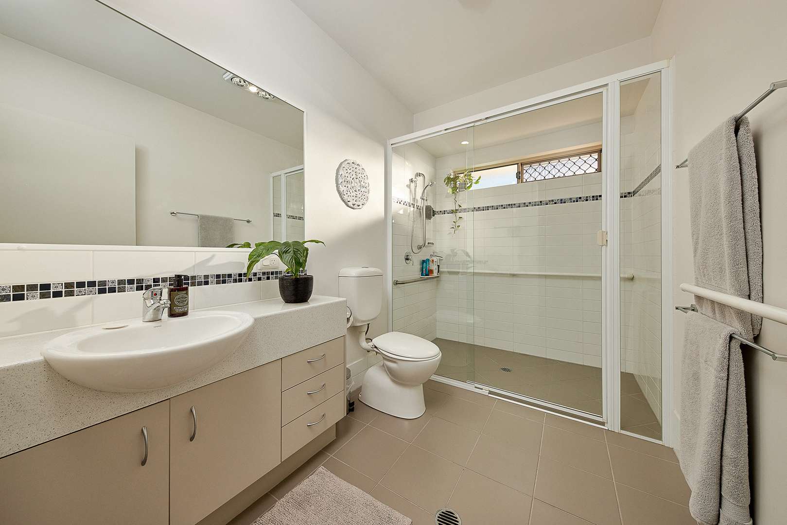 Gorgeous retirement village -make your move today!