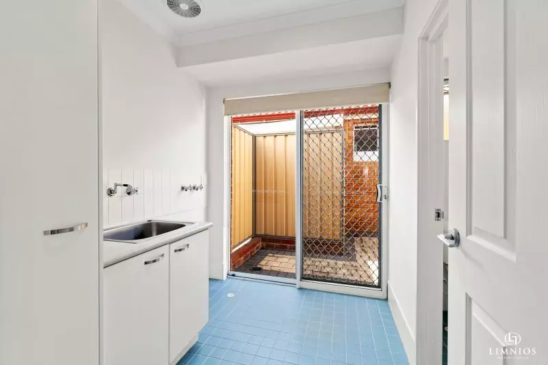 SOLD! Location Meets Lifestyle in Every Detail
Live Beautifully in a Quiet Wembley Villa
Designed for Downsizing