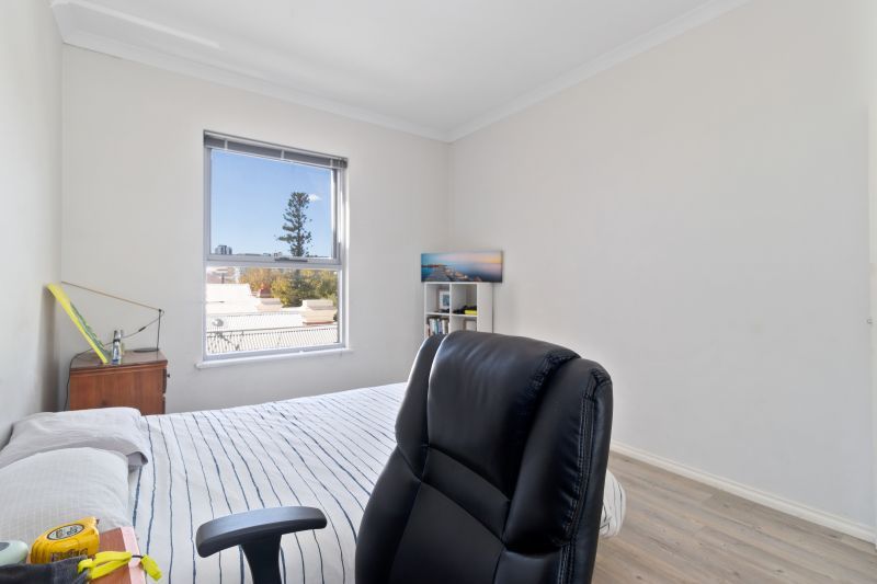 Central Living & Resort Style!