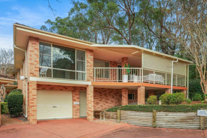 Spacious home just steps away from village amenities and Erina Fair