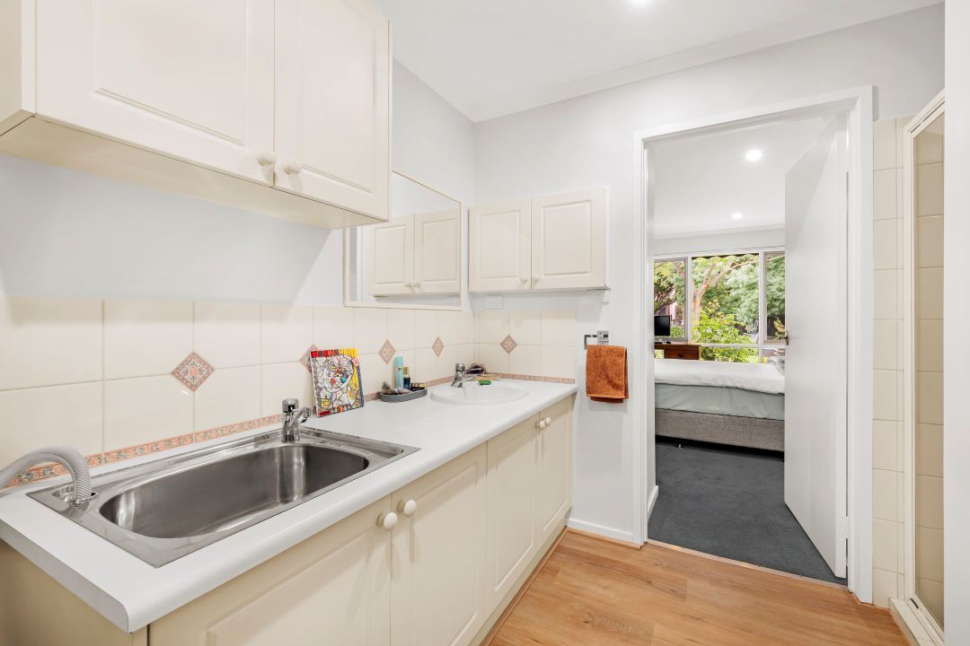One Bedroom Unit, on the flat!  Are you fussy?  As the new owner of this beautifully refurbished unit!