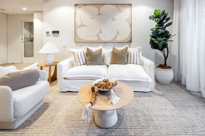 Spacious, light-filled 1-bedroom ground-floor apartment