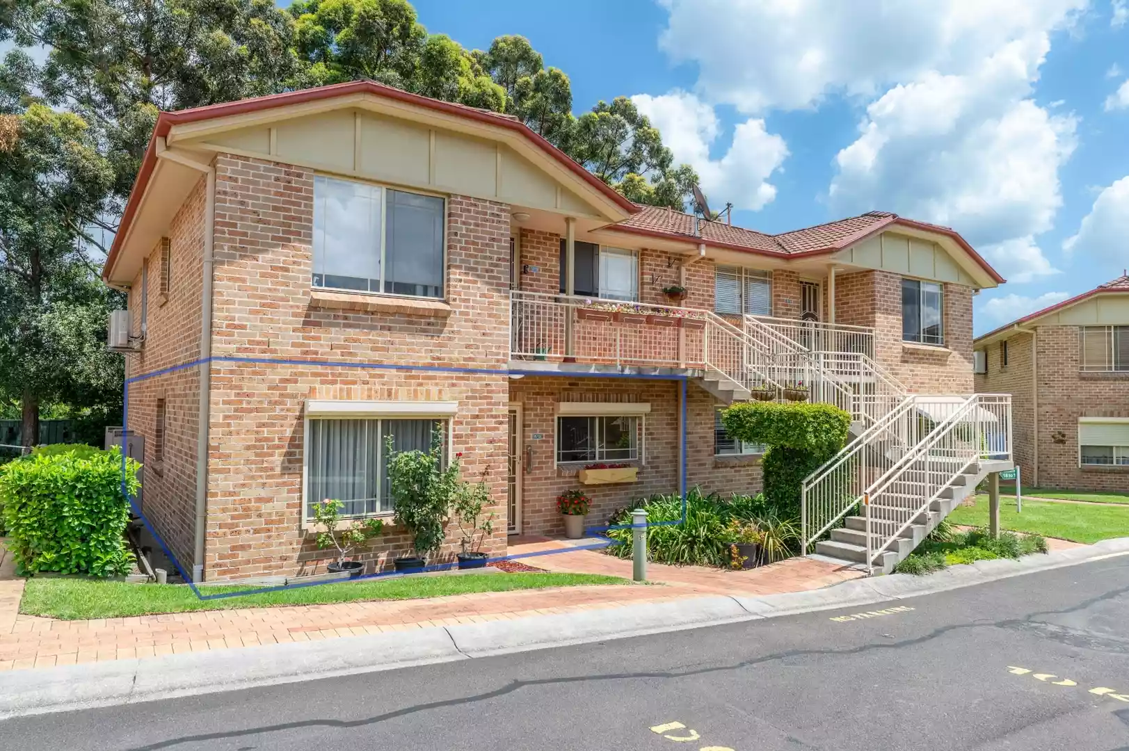 Ground floor Unit With Garage in Excellent Position