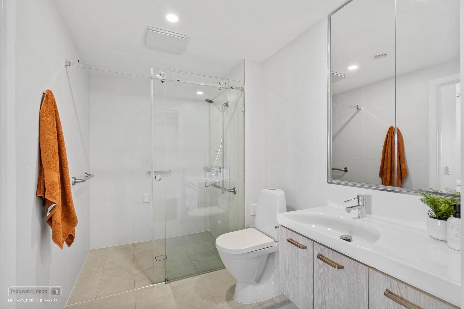 Seamless and light-filled one-bedroom apartment