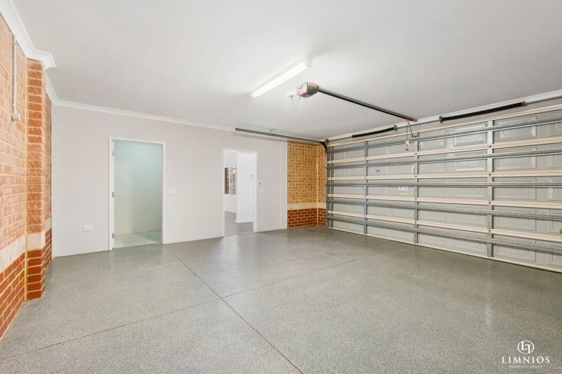 NOW RESERVED - Bushland and the Beach - you have the best of both!