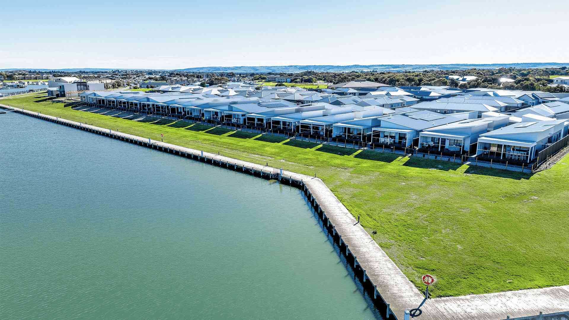 Altair Design - Brand New 3 Bedroom Waterfront Home