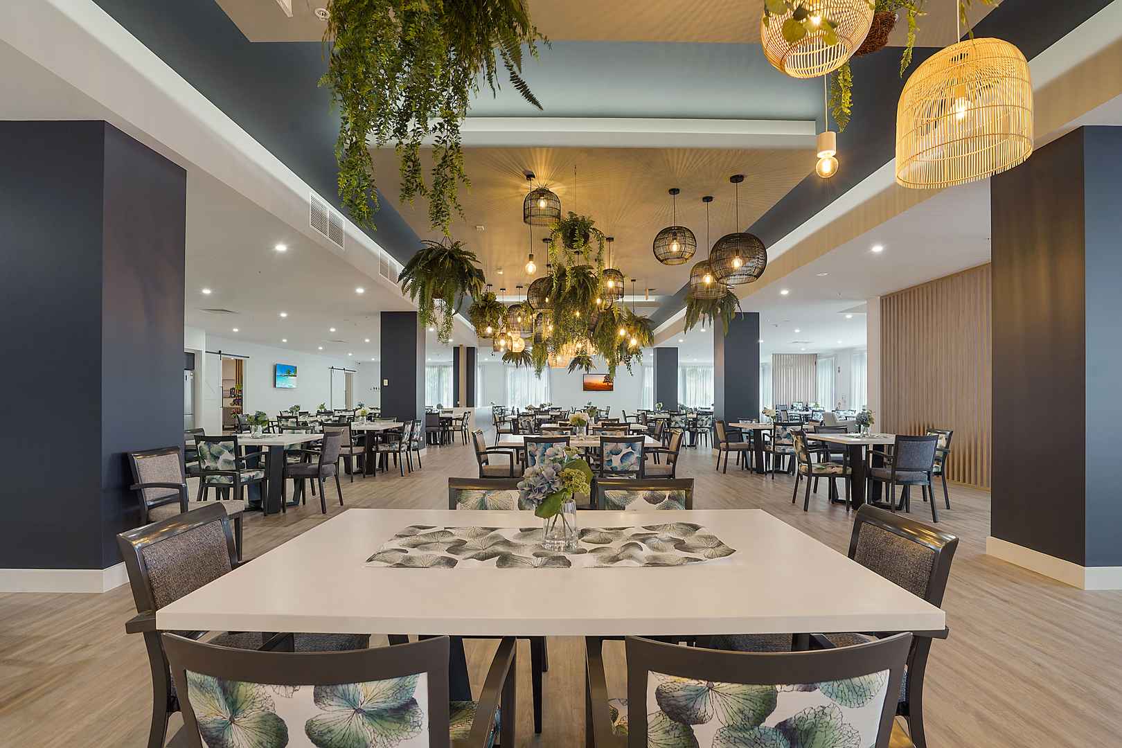 Stunning, spacious three-bedroom apartment