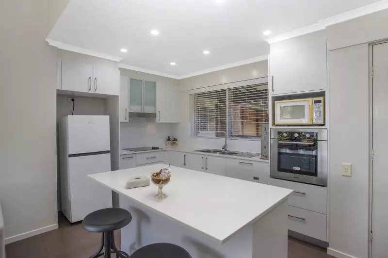 Bright and sunny first floor unit