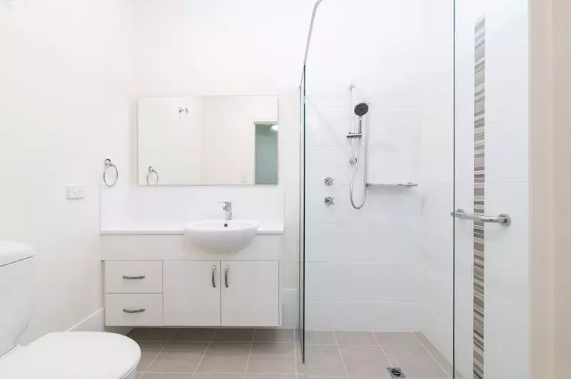 Spacious and light filled serviced apartment