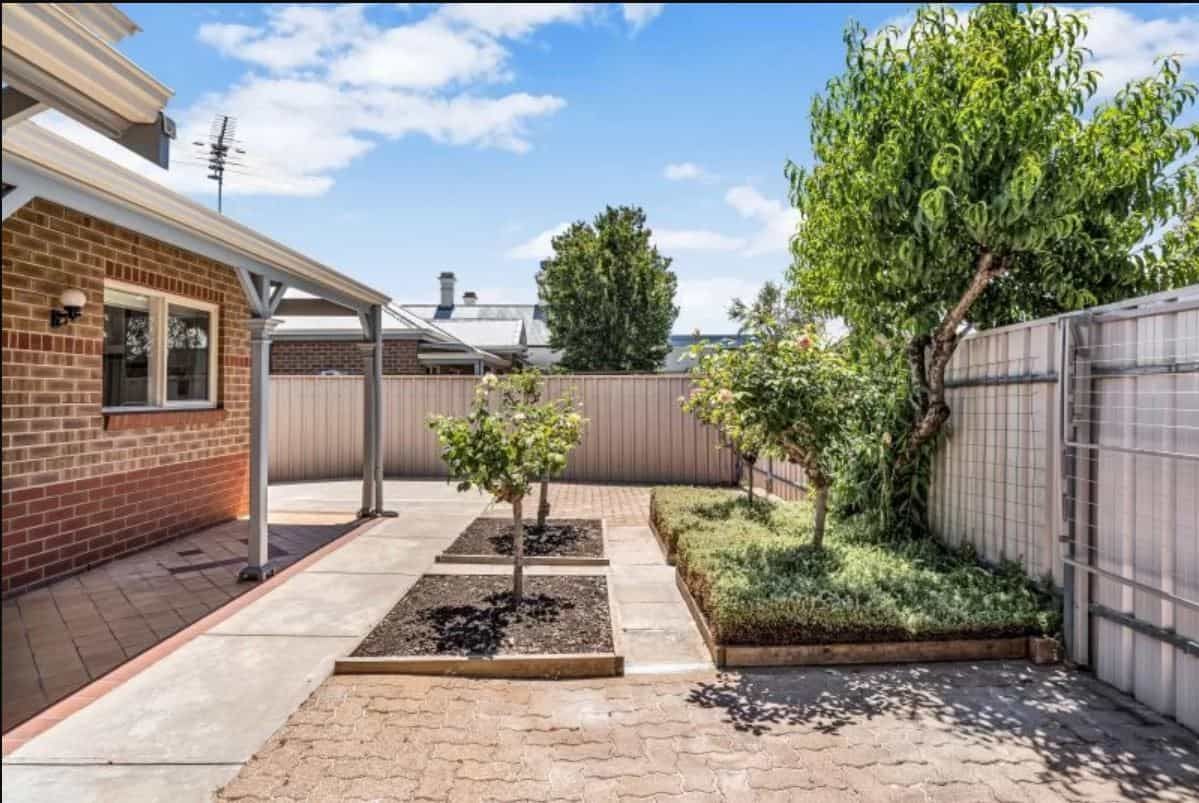 Resthaven Kingswood Retirement Living has eight cottage-units located opposite Mitcham Square Shopping Centre