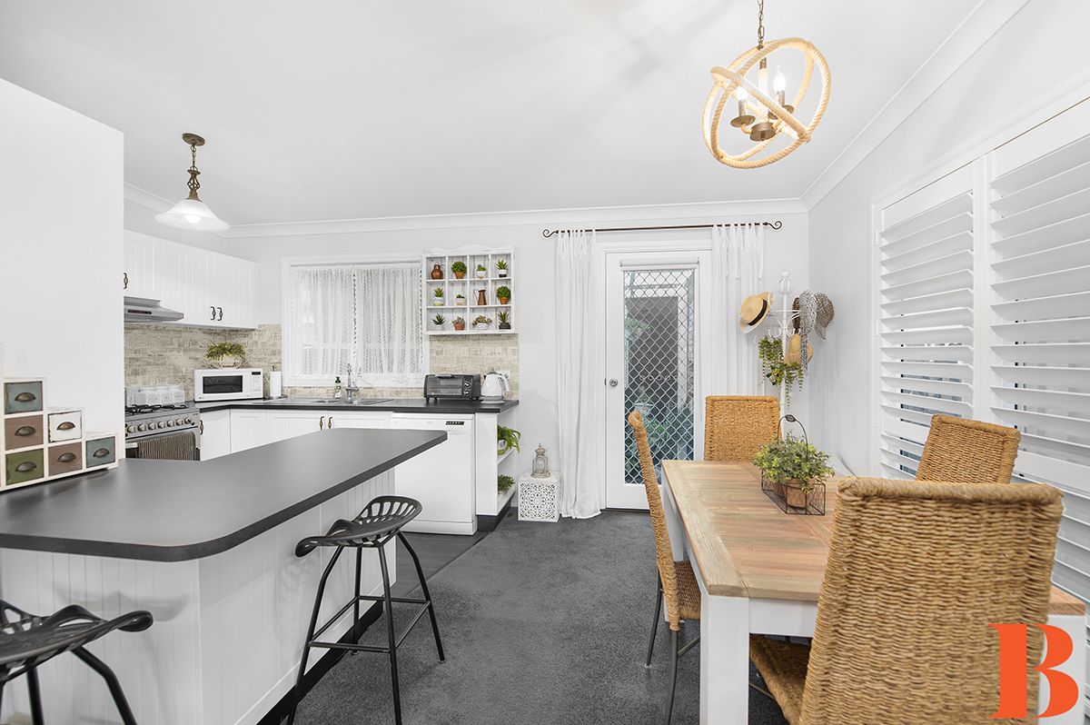 UNDER CONTRACT - DEPOSIT TAKEN -Splendid Presentation - Spacious Living - 2 Car Parking