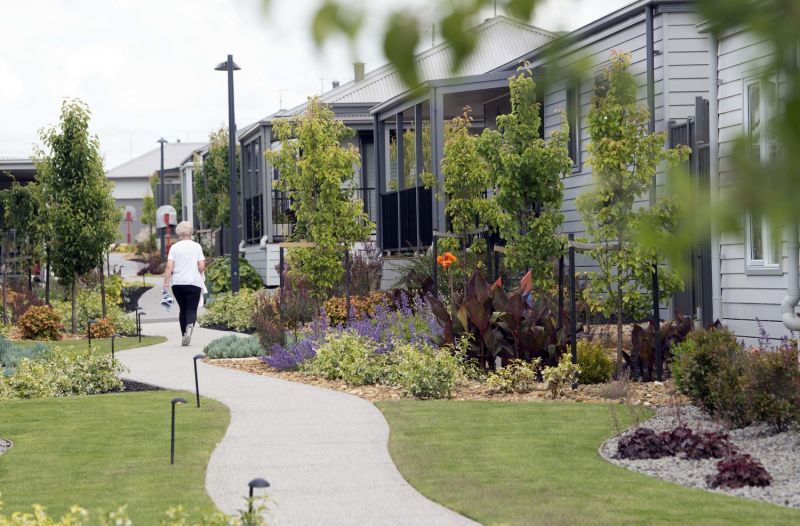 Lifestyle Mount Duneed - Short stroll to the Clubhouse