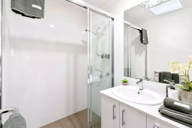 DEPOSIT TAKEN - Light & bright, ground level unit