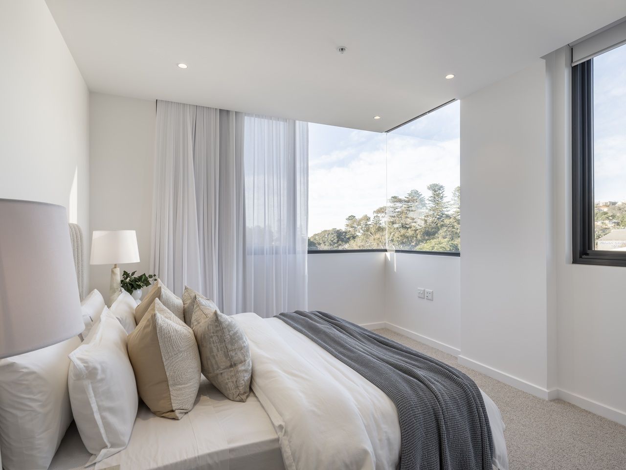 Sunlit Ocean & Kiama Views