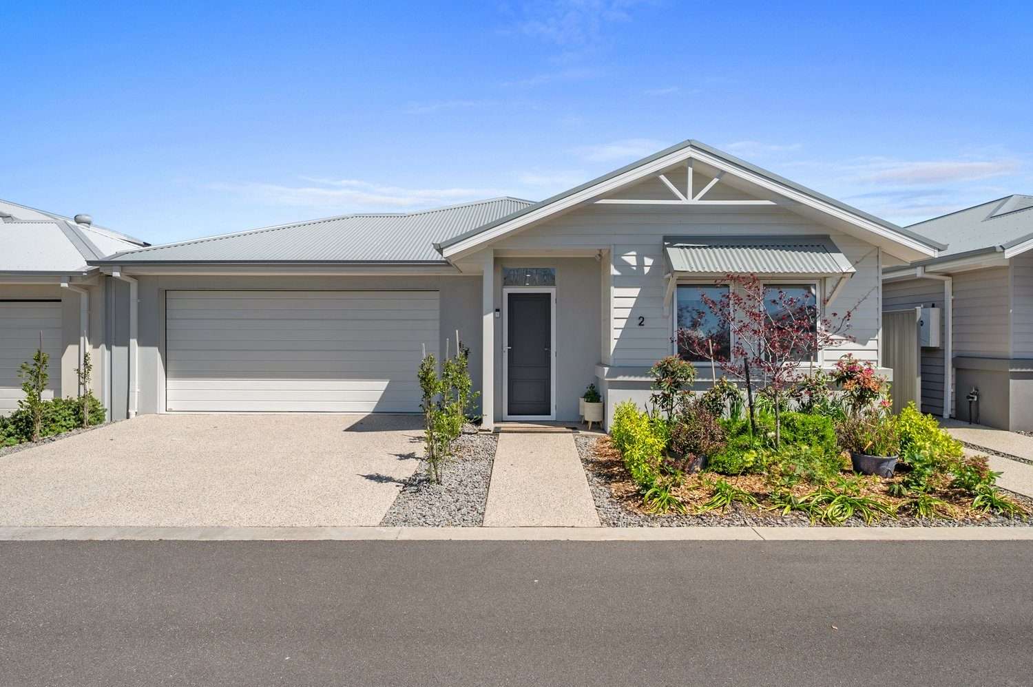 Elegant Home, Premium Extras