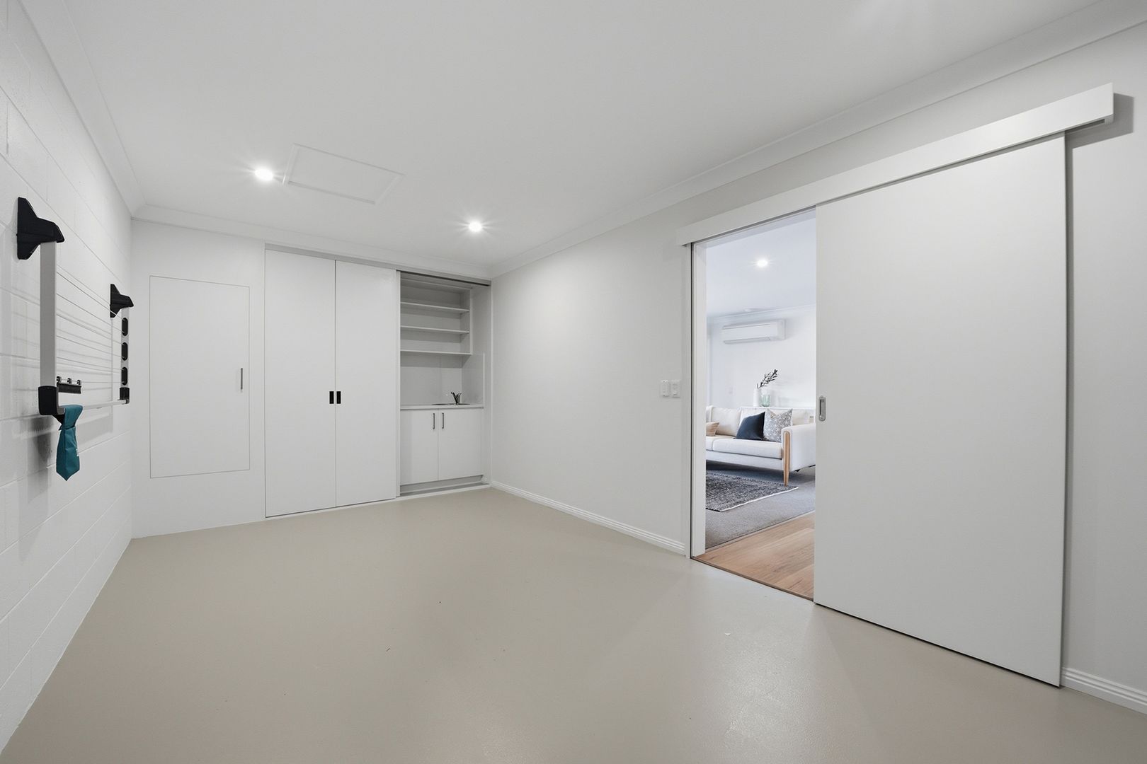 Westerly Facing Villa With Attached Garage