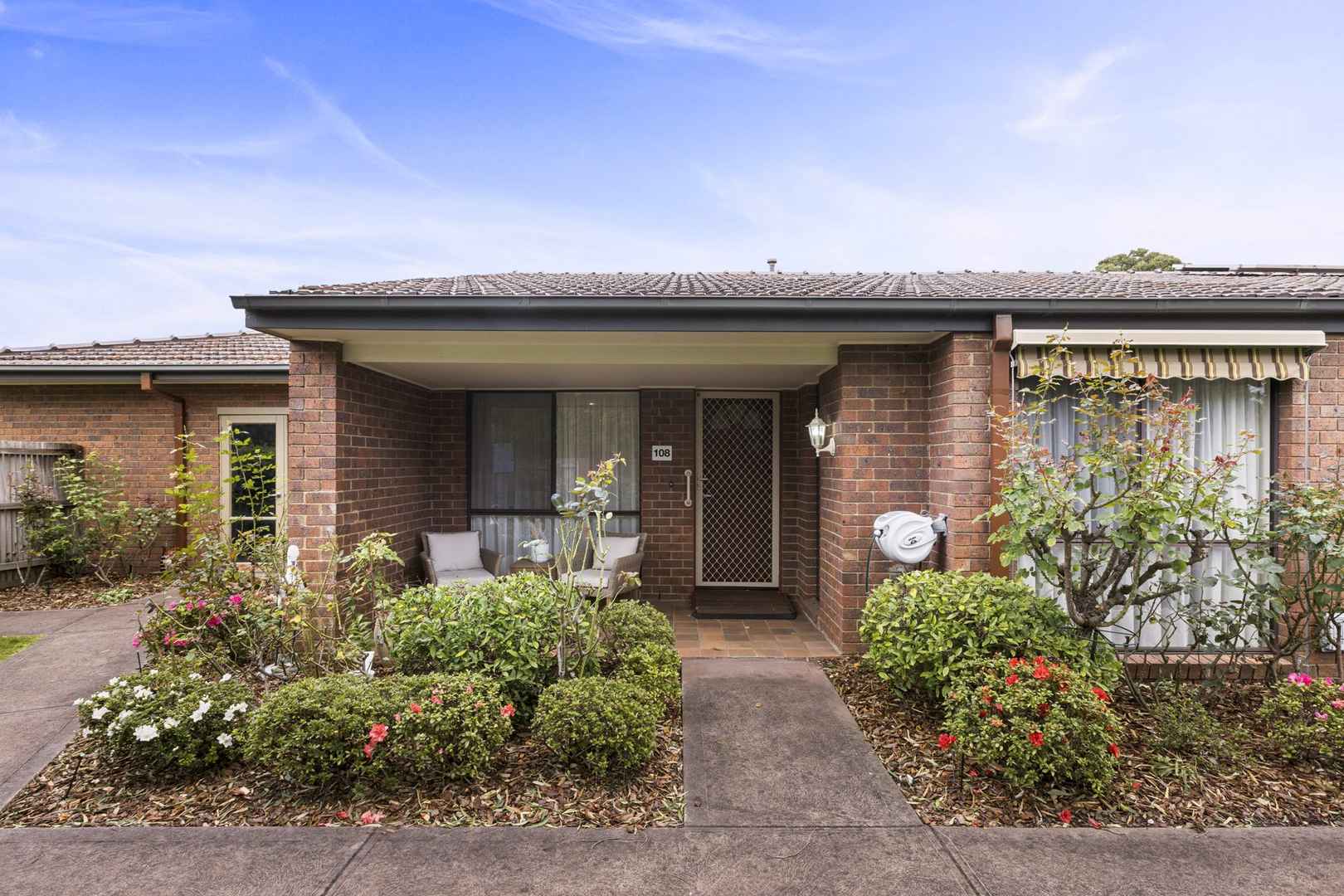 North-facing, light, and bright unit - newly renovated