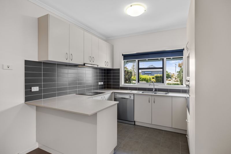 Bright and Spacious Home with Landscaped Gardens