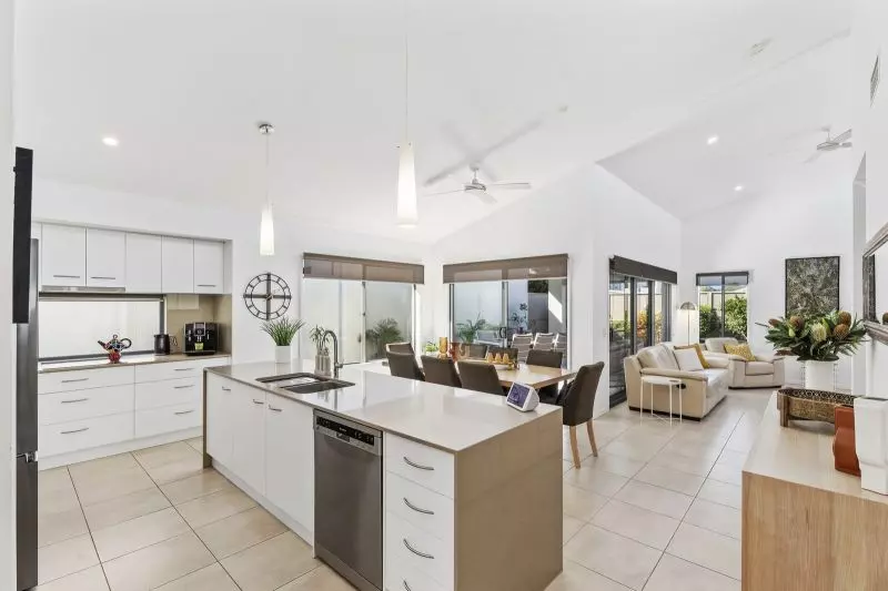 Site 088  - Established Perigrine