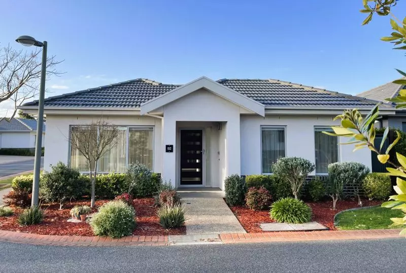 DEPOSIT TAKEN - Villa living at Peninsula Grange 'The Lookout'