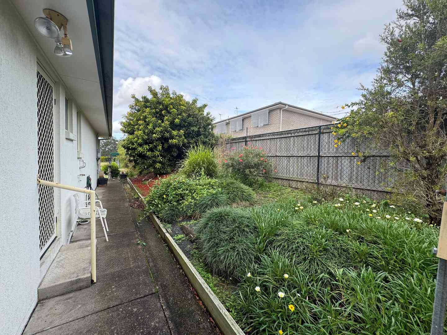 Retire in Peace & Quiet - Overlooking the Lawn Bowls Green
