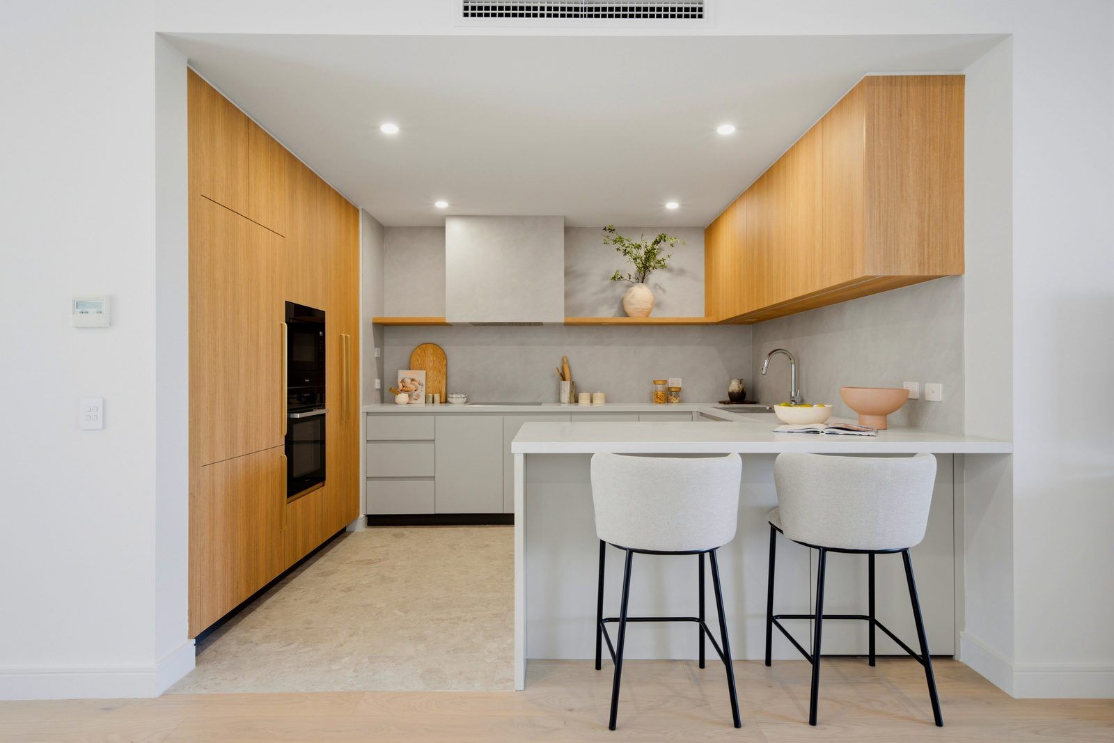 House-Like Proportions, Apartment Ease
