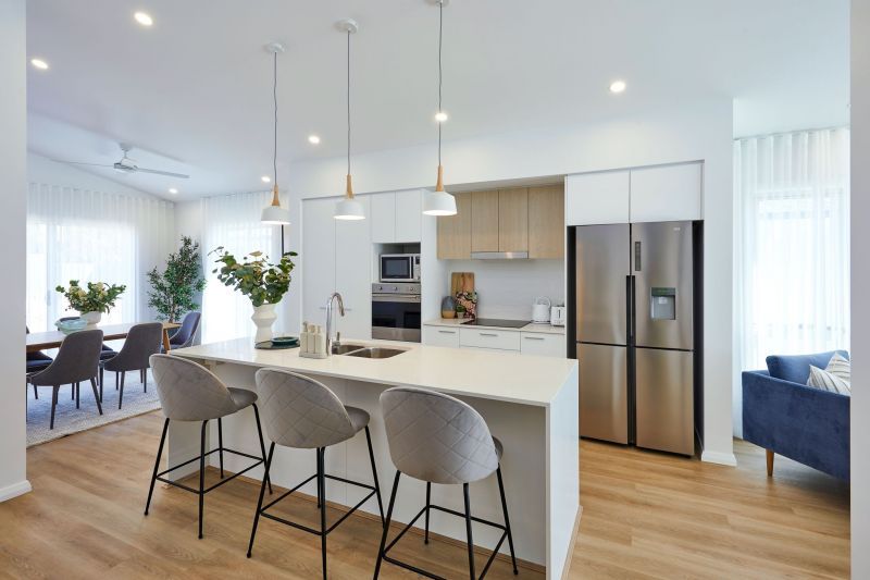 Open Plan, Perfect position, with many extras
