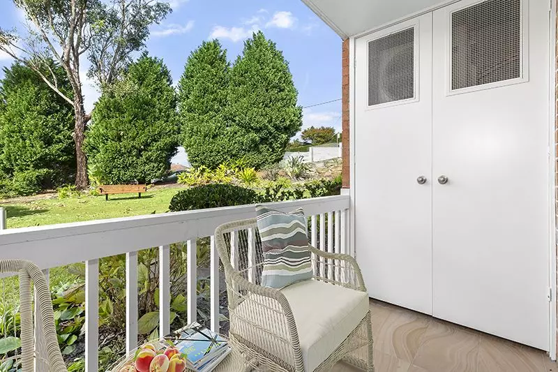 Fully refurbished ground floor studio apartment with chef-prepared meals and cleaning included