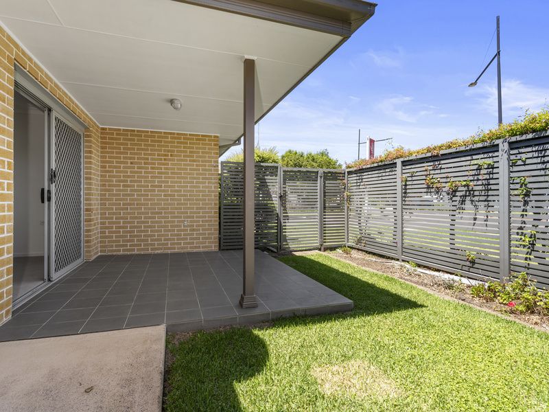 Corner Villa with Large Garden and Fresh Interiors