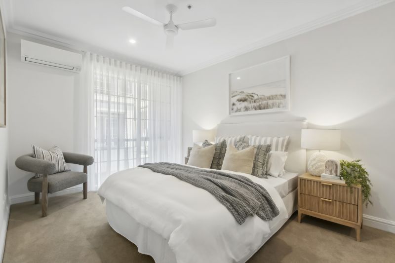 Large 2-bedroom, 2-bathroom ground-floor apartment