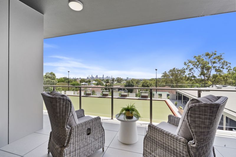 North-facing two-bedroom apartment with Brisbane skyline views