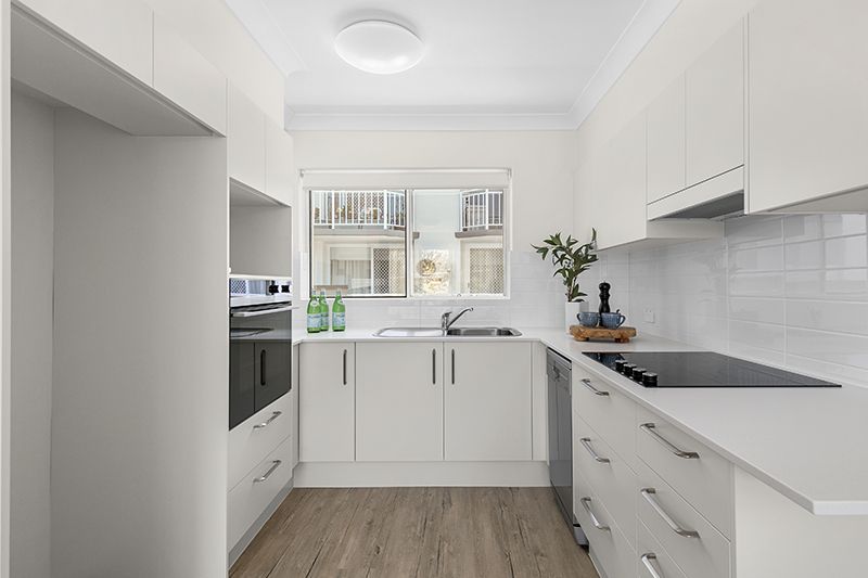 Stunning 1 bedroom unit with large open plan living/kitchen area.