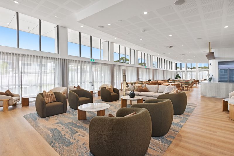 Spacious Coastal Villa, Ready to Move in