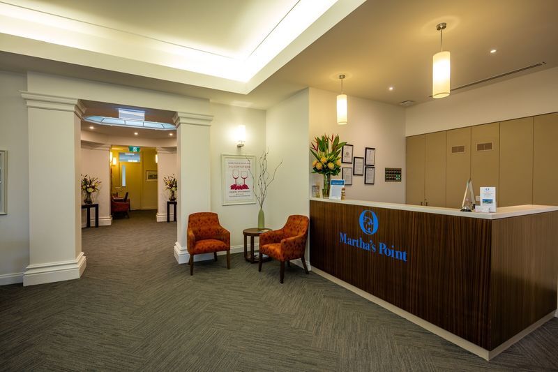 Refreshed Unit with Private Garden in Quiet Court Location