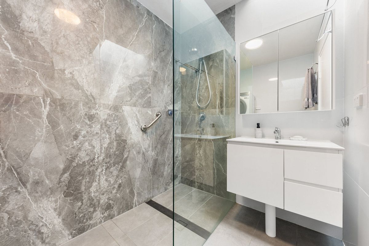 Fabulous Fully Renovated Full Brick Open Plan Apartment