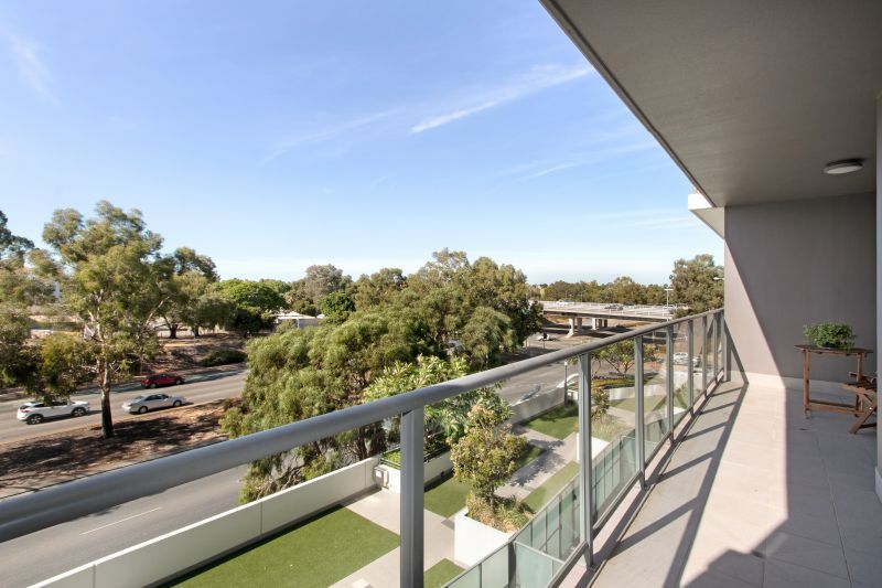 Superb Living by the River